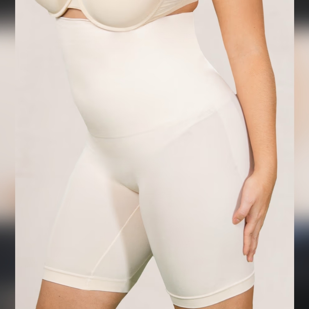 NWOT Shapermint Shaper Highwaisted Tummy Control Ivory Shorts